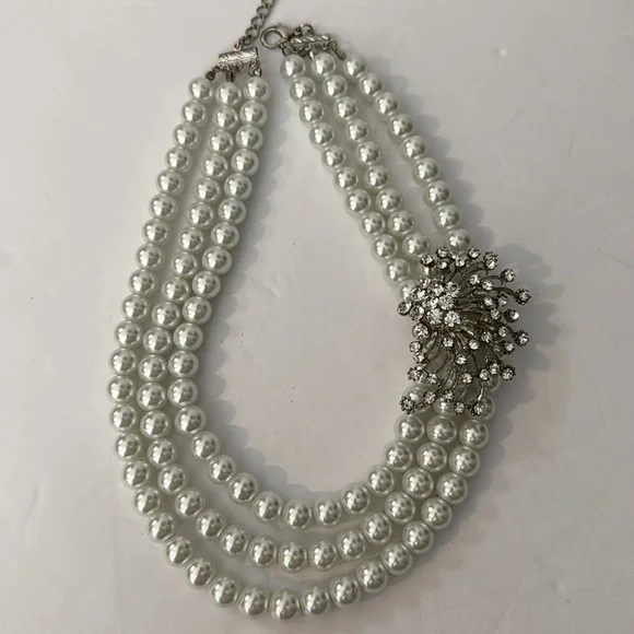3 Strand Faux Pearl Necklace with Silver Crystal Brooch Rhinestone Bling - Picture 8 of 9